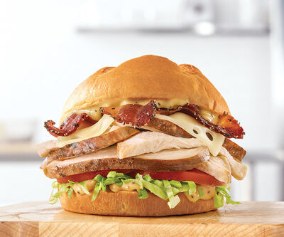 Arby's Roast Chicken Bacon Swiss Sandwich Nutrition Facts